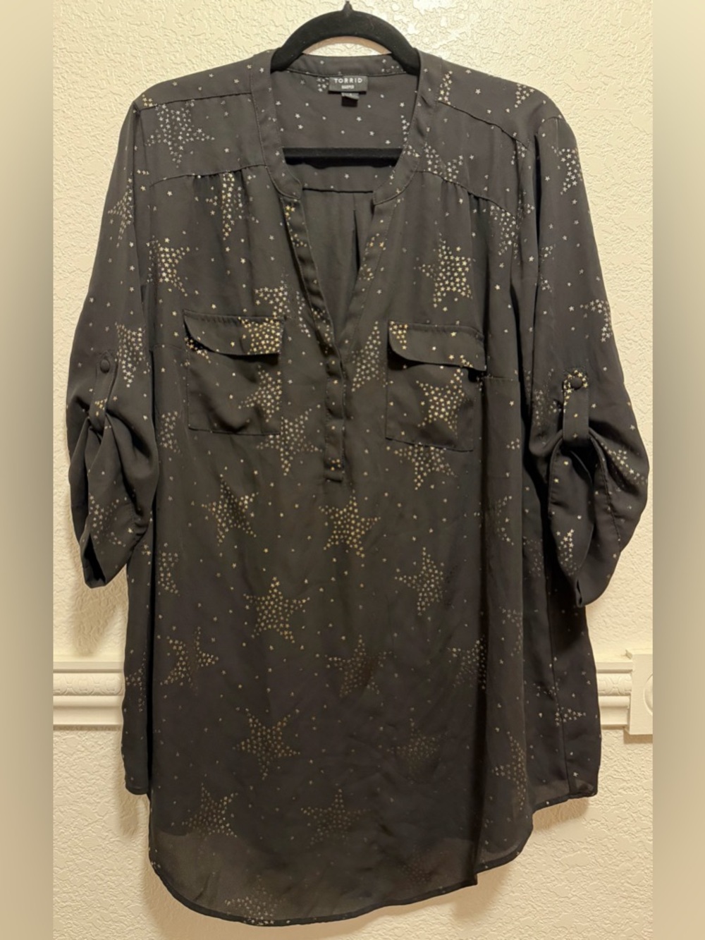 Torrid Harper Georgette Star Print Blouse ✨ - Picture 6 of 8
